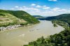 Schiffsverkehr_am_Binger_Loch_2012_06_17_16_01_12.JPG