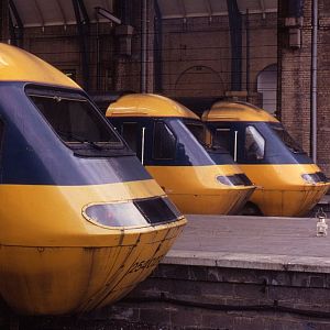 12.04.81_Kings_Cross_Class_254_HSTs_(5932012764)