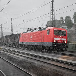DB BR 143 Rainy Freight Run