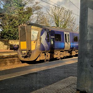 Class 385 at Linlithgow