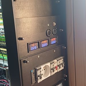 Main power supply cabin front