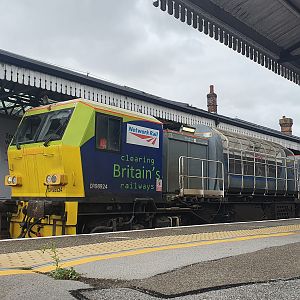 DR98924 at Salisbury working 3S82 Salisbury- Totton Yard