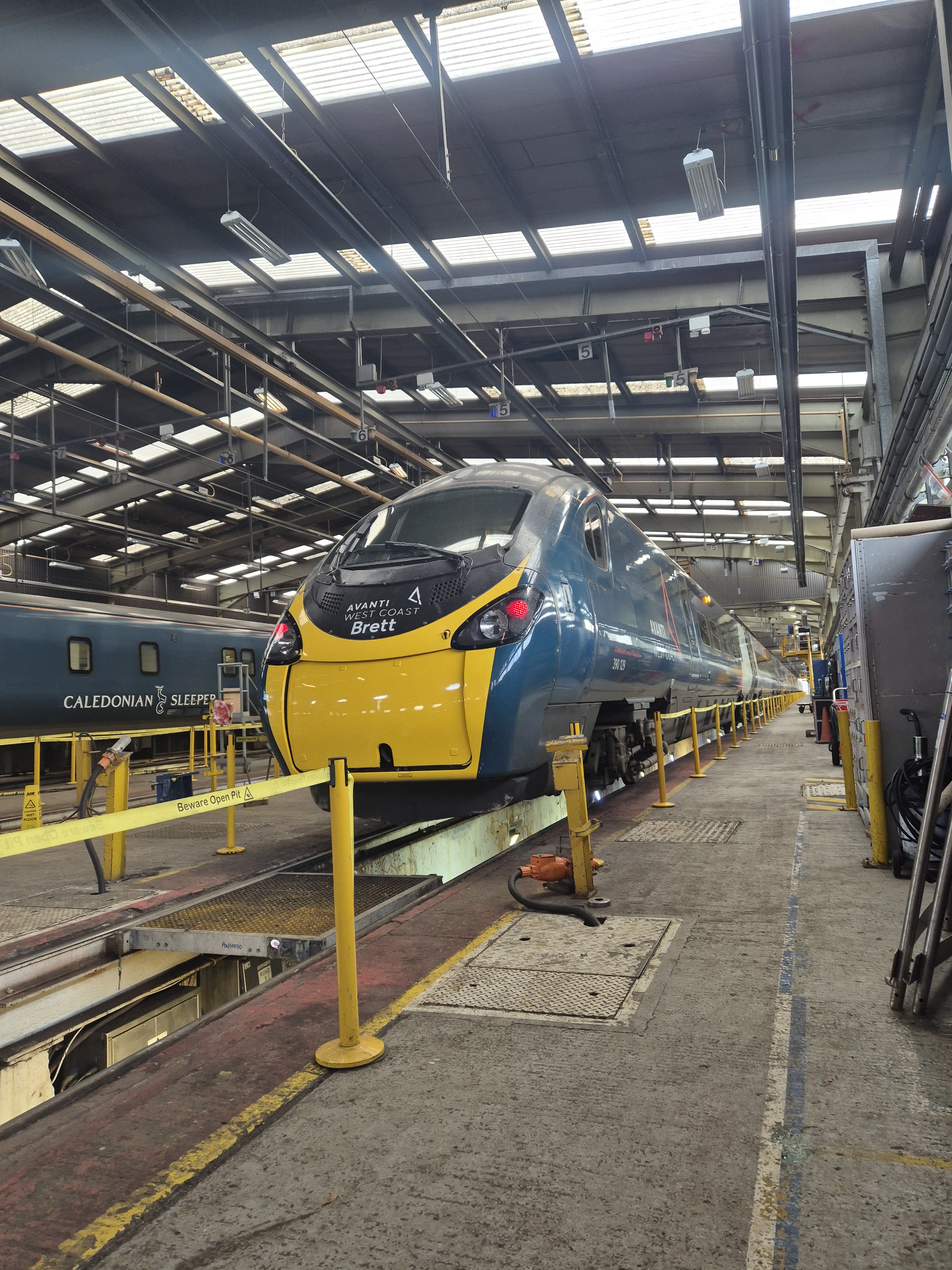 390129 at Polmadie Car M.D.